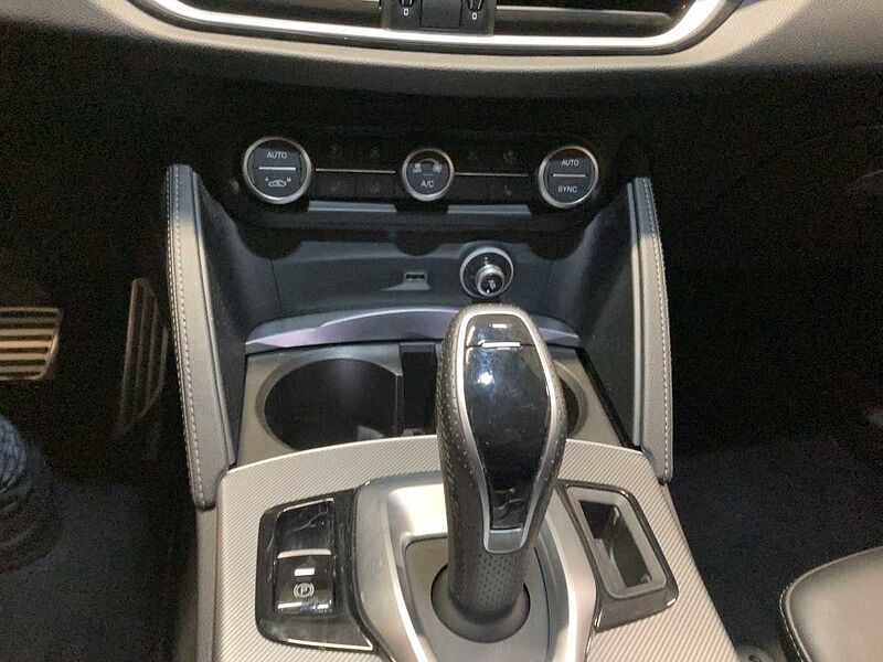 Alfa Romeo Stelvio Veloce 2.2 Diesel / Glasdach / HiFi