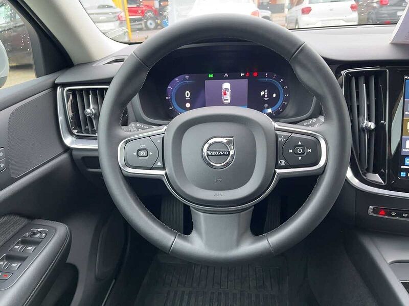 Volvo V60 Core B4 DKG / Navi