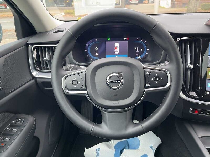 Volvo V60 Core B4 DKG / Navi