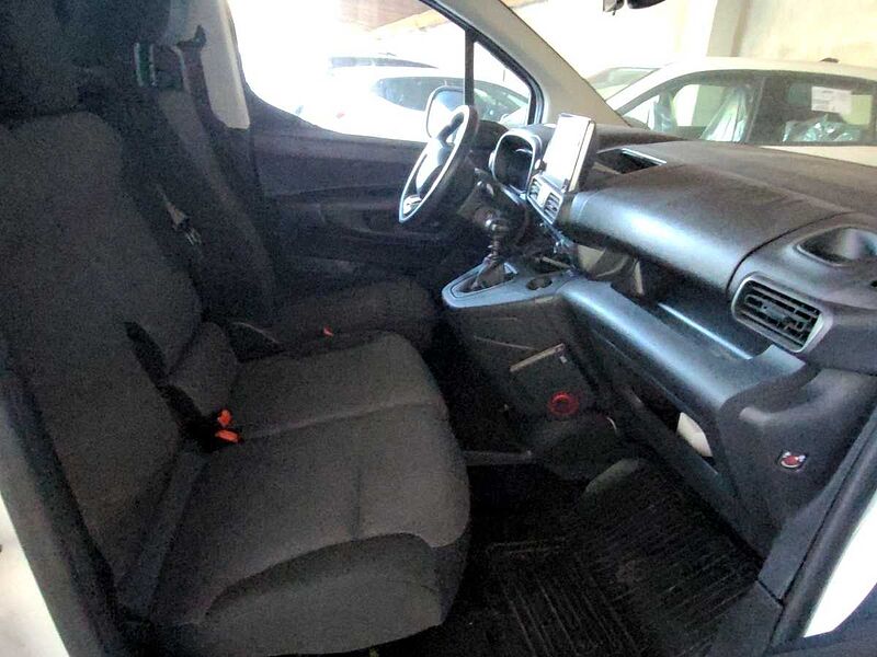 Toyota PROACE CITY 1.2 / Klima / AHK